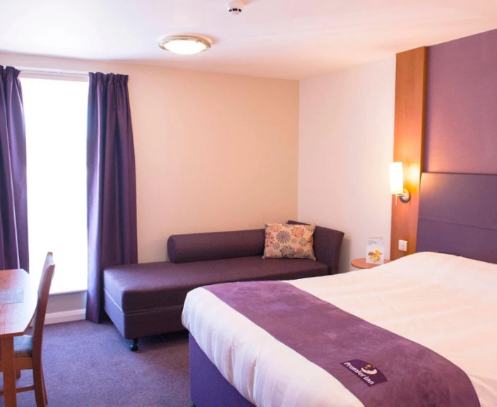 Izdevīga nakšņošana netālu no lidostas 3* PREMIER INN NEWBRIDGE Edingburgā, Skotijā!