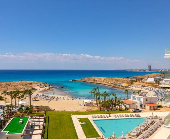 Grezna atpūta Kipras salā 5* viesnīcā CHRYSOMARE BEACH HOTEL AND RESORT!