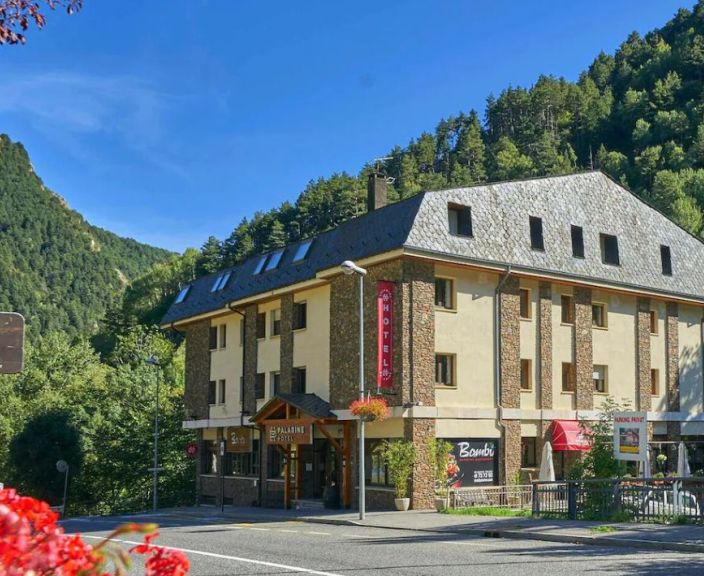 Atokvėpis kalnų supamoje Andoroje, 3* HOTEL PALARINE viešbutyje!