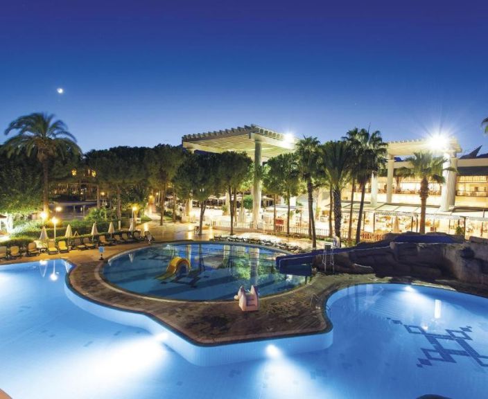 Nautige esmaklassilisi teenuseid majutusasutuses ALVA DONNA WORLD PALACE 5* hotellis Türgis!