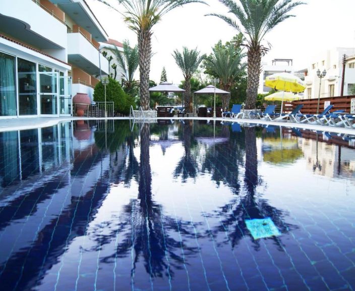 Tegus puhkus sõprade või perega M. Moniatis hotel 3* Küprosel!