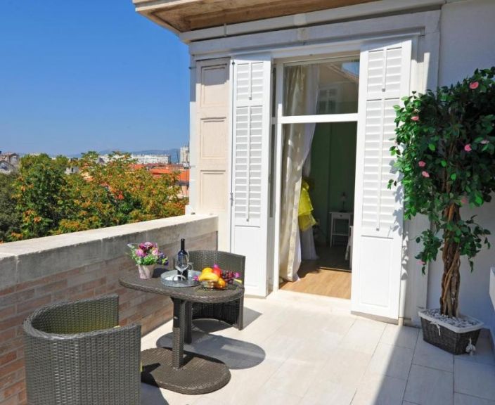 Augstas klases atpūta Splitas centrā 4* LUXURY ROOMS NIRVANA!