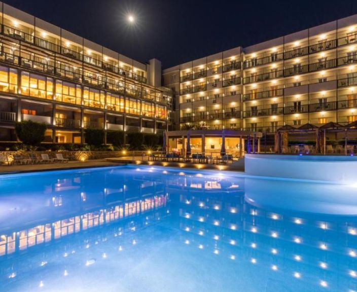 Atvaļinājums ar skatu 4* ARITI GRAND HOTEL CORFU!