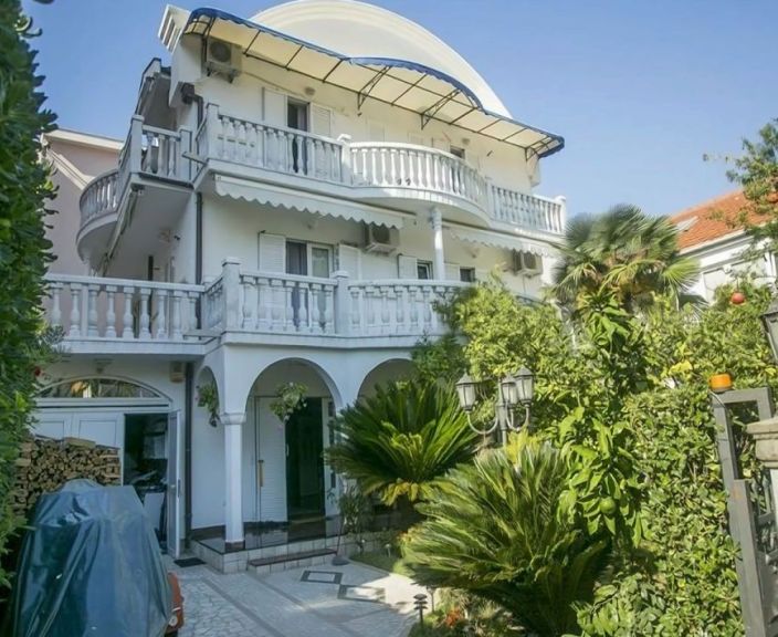 Seikle Montenegros ja peatu 3* hotellis APARTMENTS PETROVA
