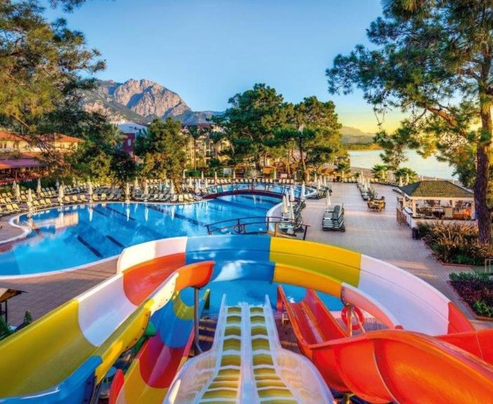 Pramogų pilnos atostogos 5* viešbutyje CRYSTAL AURA BEACH RESORT & SPA!