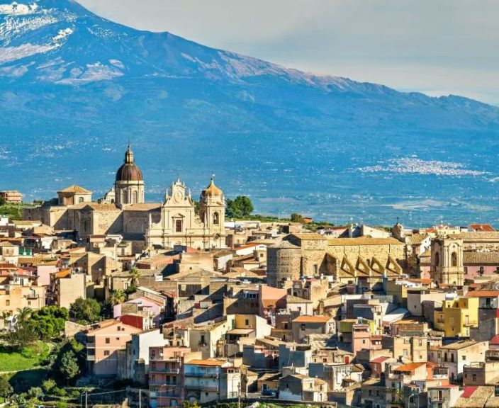 Atradimai Katanijoje ir poilsis FERRINI HOME RESIDENCE 150 apartamentuose, Sicilijoje!
